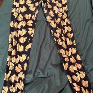 LuLaRoe Black and Cream Fortune Cookie Leggings